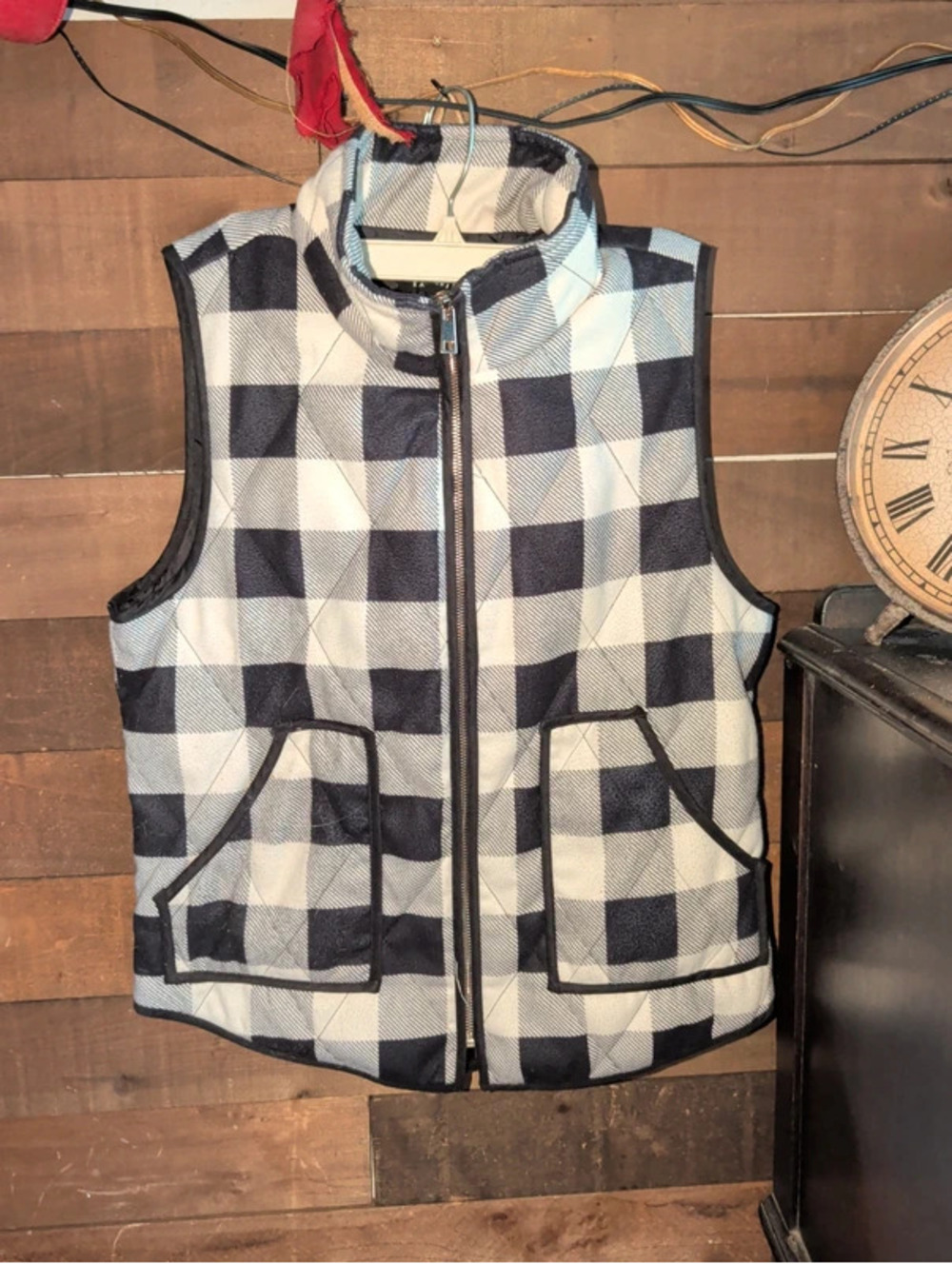 Buffalo plaid vest w gold zipper